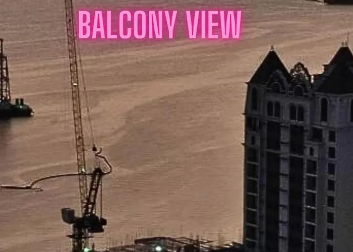 Robinsons Place Manila: Affordable Balcony Staycation With Bay Views * Manila