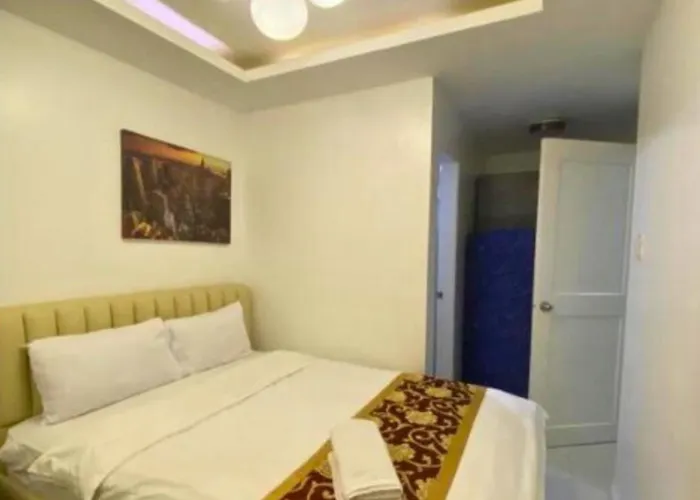 Robinsons Place Manila: Affordable Balcony Staycation With Bay Views Hotel
