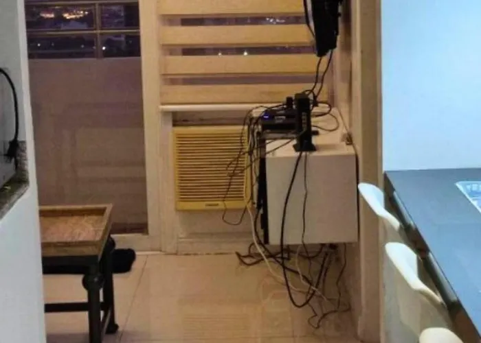 Hotel Robinsons Place Manila: Affordable Balcony Staycation With Bay Views