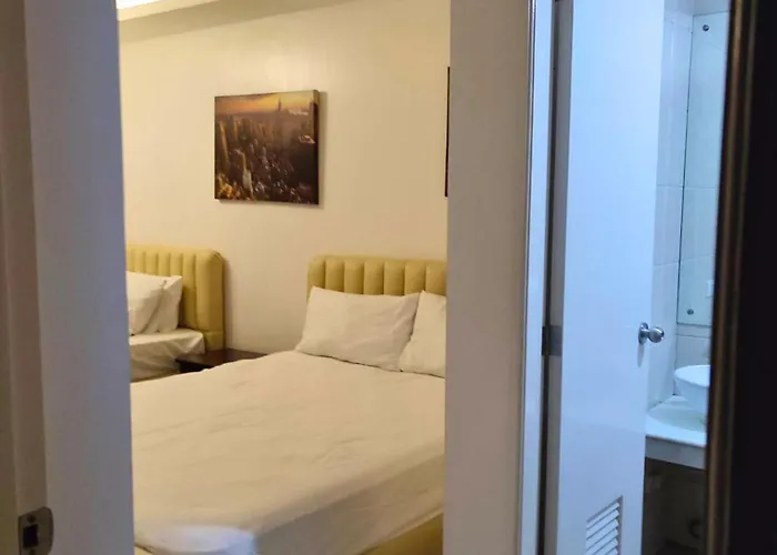 Robinsons Place Manila: Affordable Balcony Staycation With Bay Views * Manila