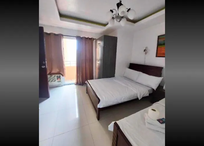 Robinsons Place Manila: Affordable Balcony Staycation With Bay Views *