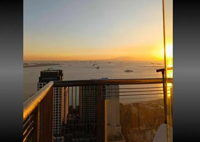 Hotel Robinsons Place Manila: Affordable Balcony Staycation With Bay Views