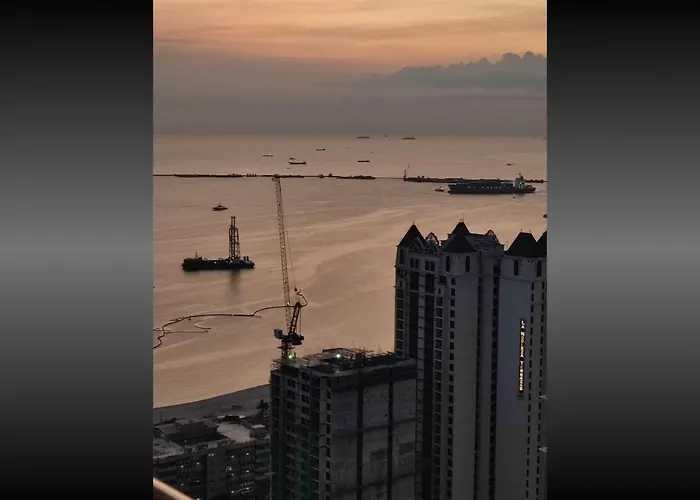 Hotel Robinsons Place Manila: Affordable Balcony Staycation With Bay Views Manila