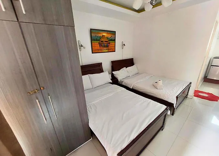 Hotel Robinsons Place Manila: Affordable Balcony Staycation With Bay Views
