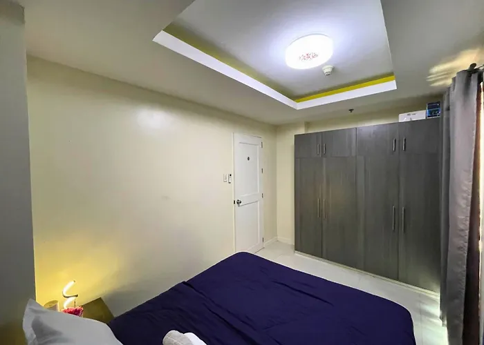 Robinsons Place Manila: Affordable Balcony Staycation With Bay Views Manila